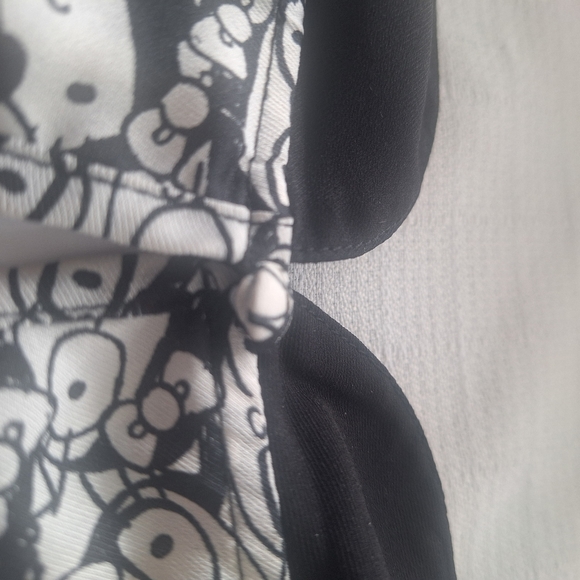 🧡 2 for 35$ Super Cute F21 x Hello Kitty Pan collar shirt - Picture 5 of 8